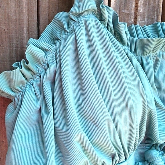 Ruffled Onepiece Swimsuit - Picture 5 of 10